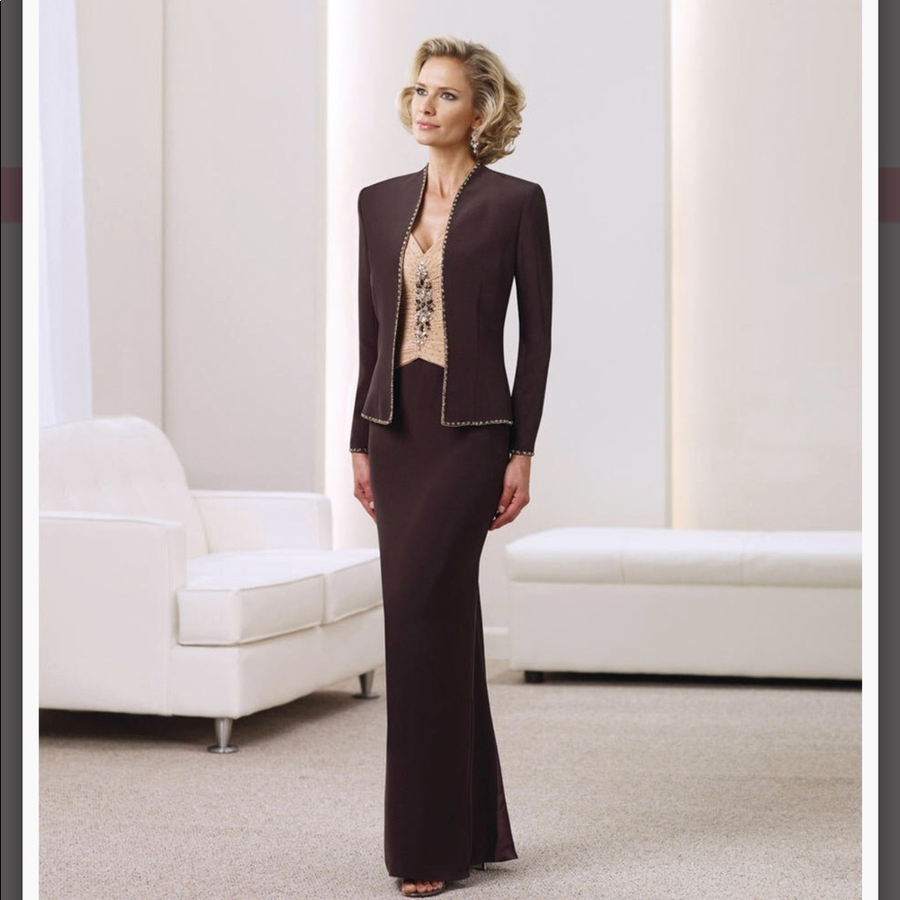 Mongtage formal gown. - Picture 1 of 8